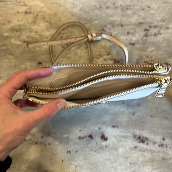 Coach Purse great condition!! - Picture 3 of 8